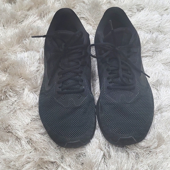 Nike Other - Men's used Nike runing shoes  👟  10.5